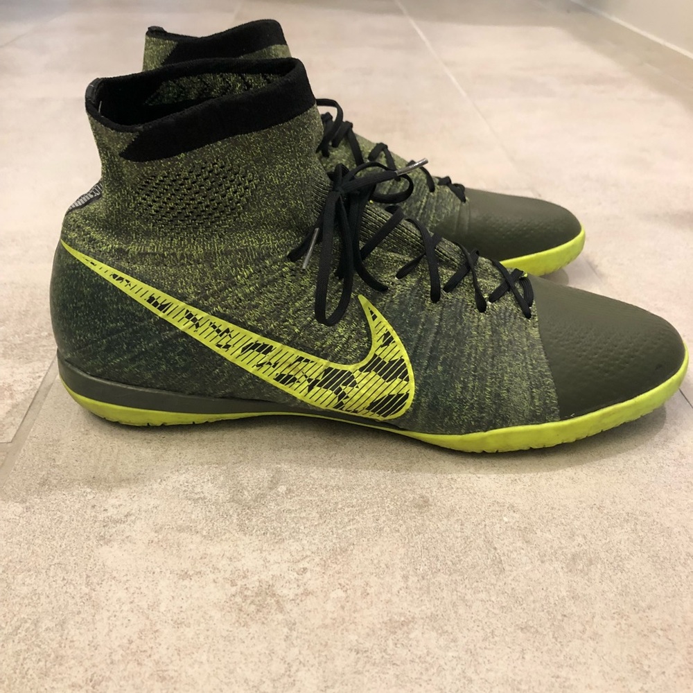 NIKE ELASTICO SUPERFLY IC INDOOR SOCCER SHOES